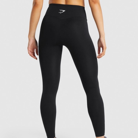 Gymshark Training Leggings - Black Size Large - Like New - Picture 2 of 4
